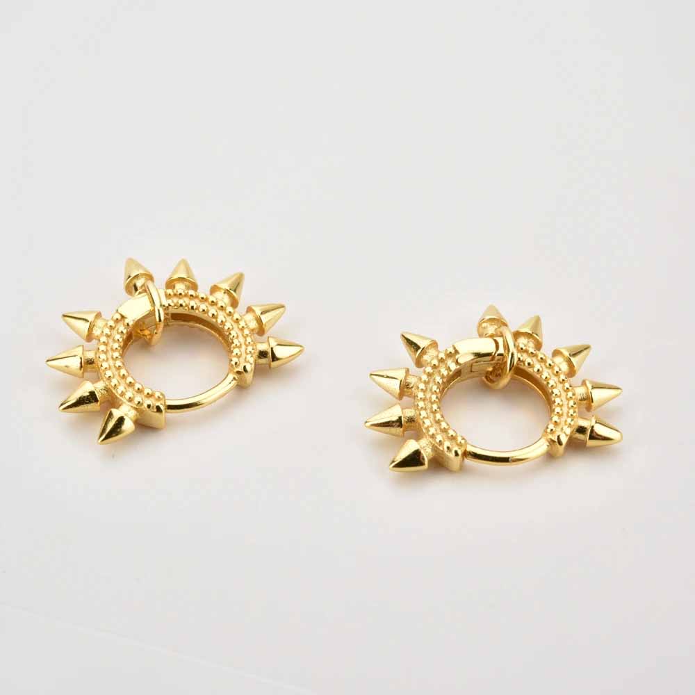 Örhängen Rebel Spikes/Edge Er