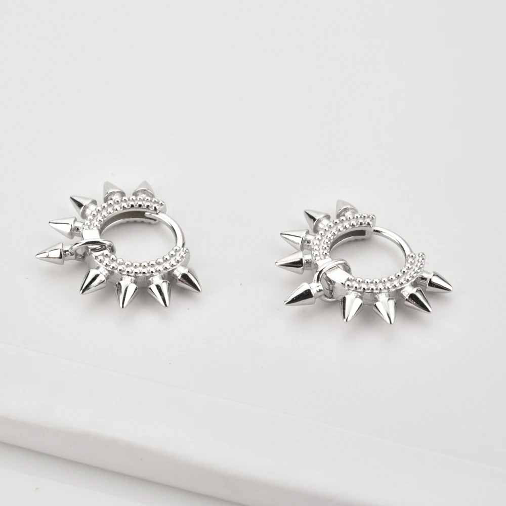 Örhängen Rebel Spikes/Edge Er