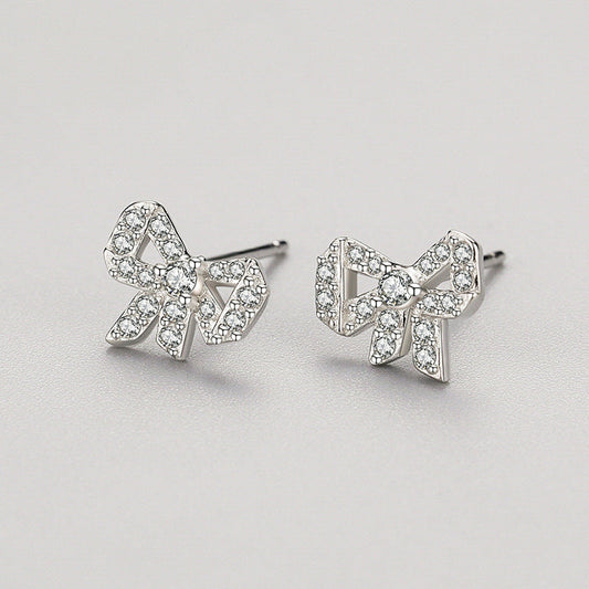 Örhängen Chic Bow Studs/Blanche